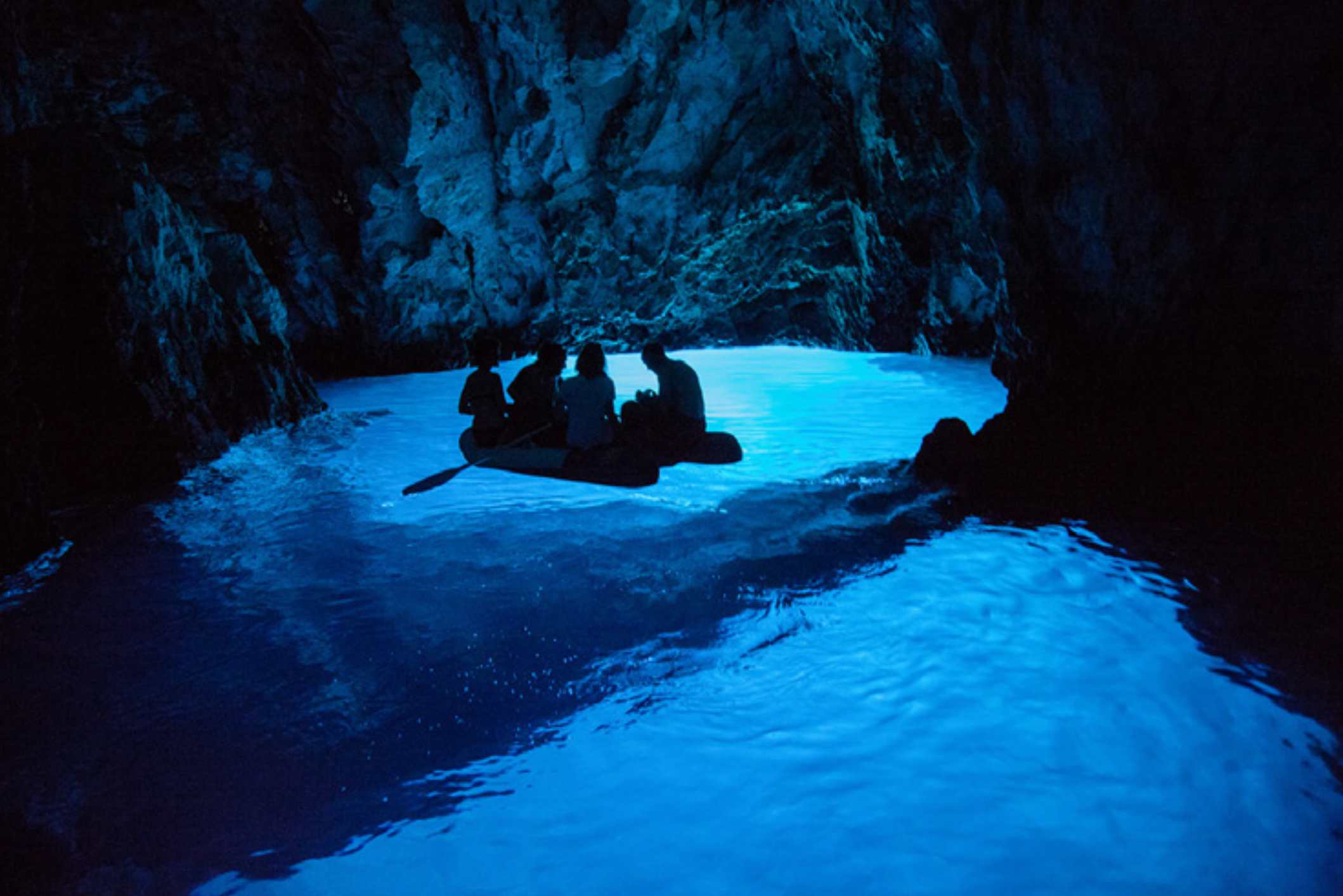 Sunbeams falling into an underwater cave